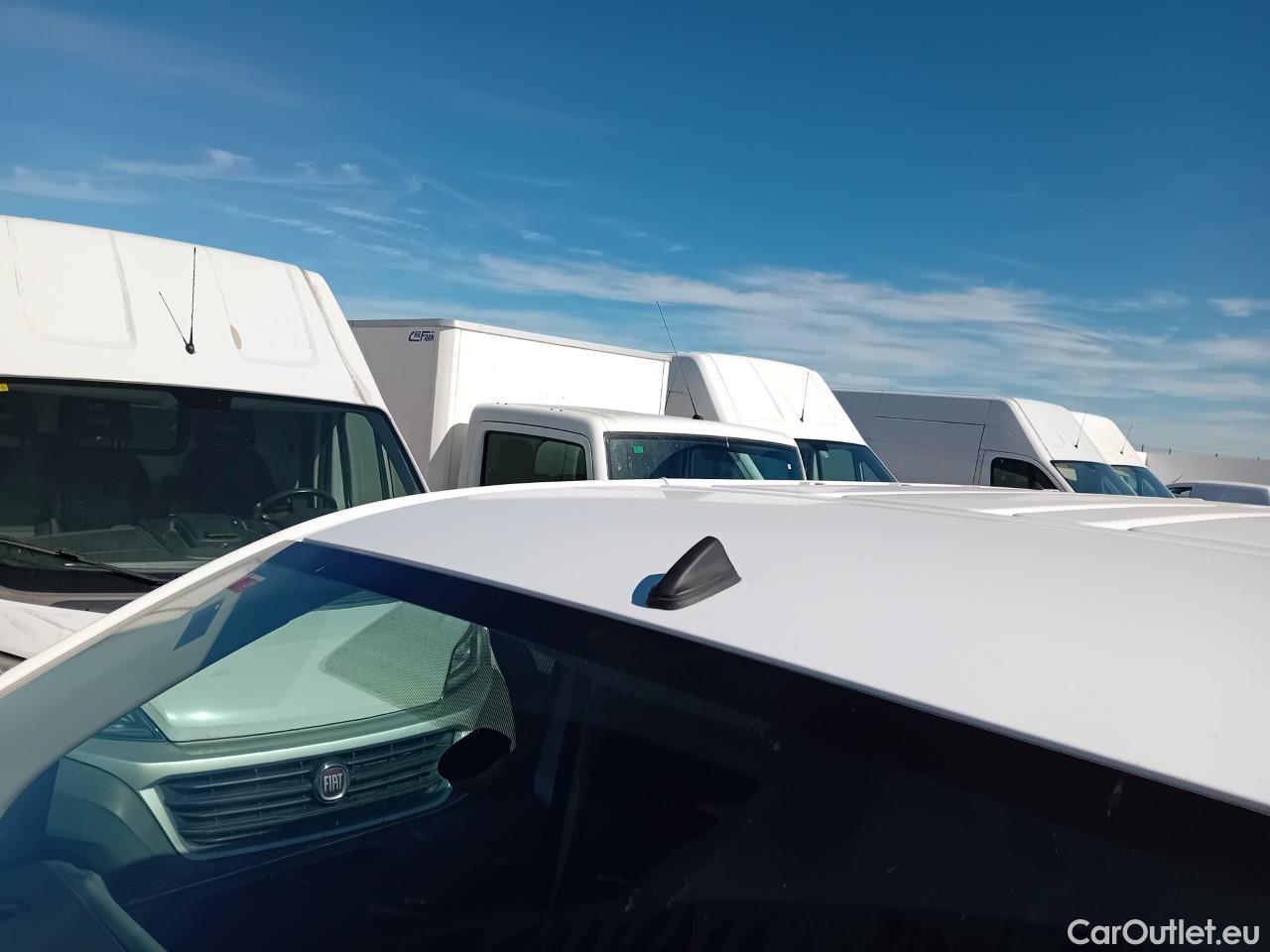  Opel  Vivaro OPEL  / 2019 / 4P / furgón 1.5 Diésel 88kW (120CV) M Std Express #7