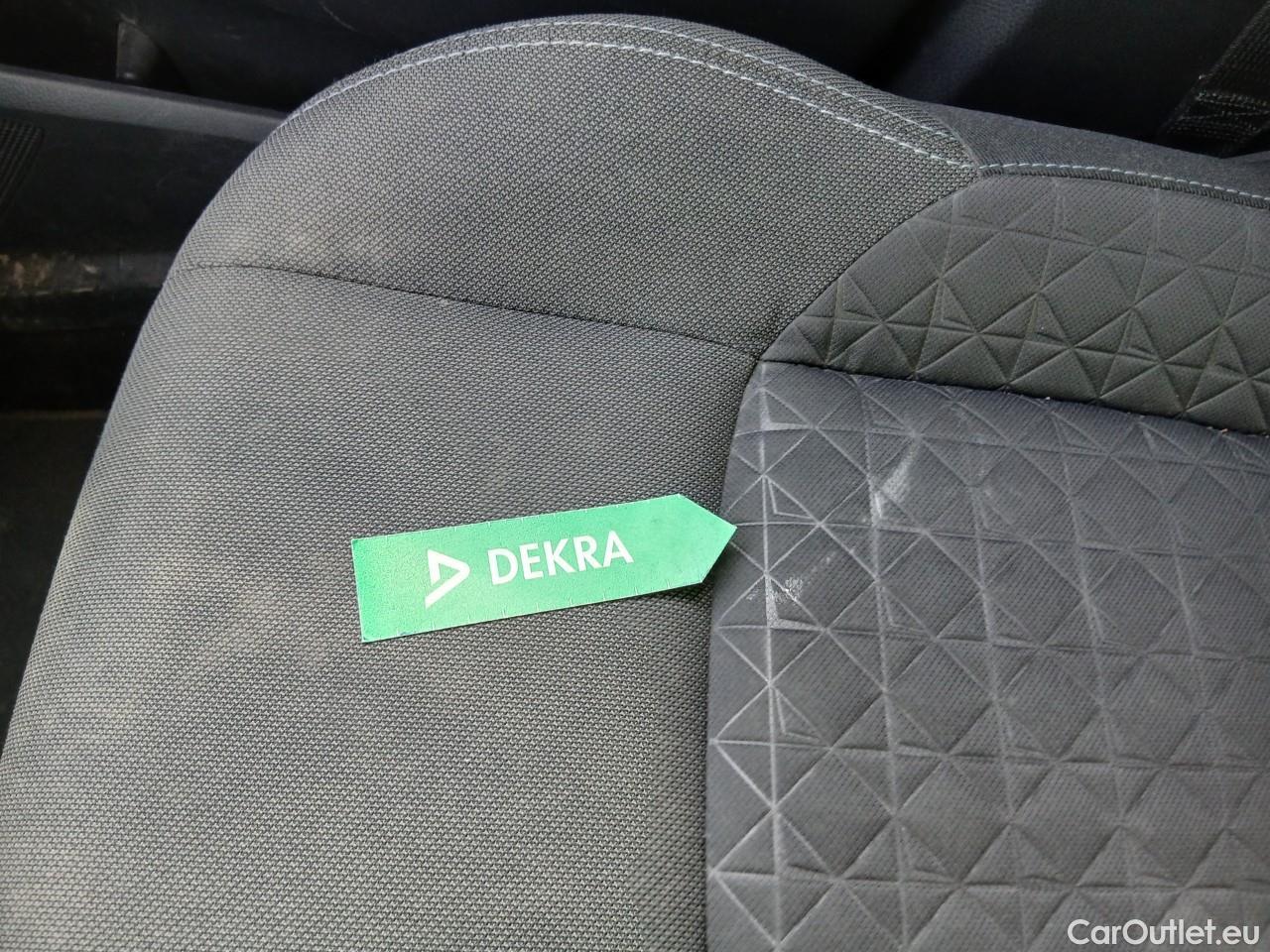  Toyota  C-HR TOYOTA  / 2019 / 5P / todoterreno 1.8 125H Advance #16