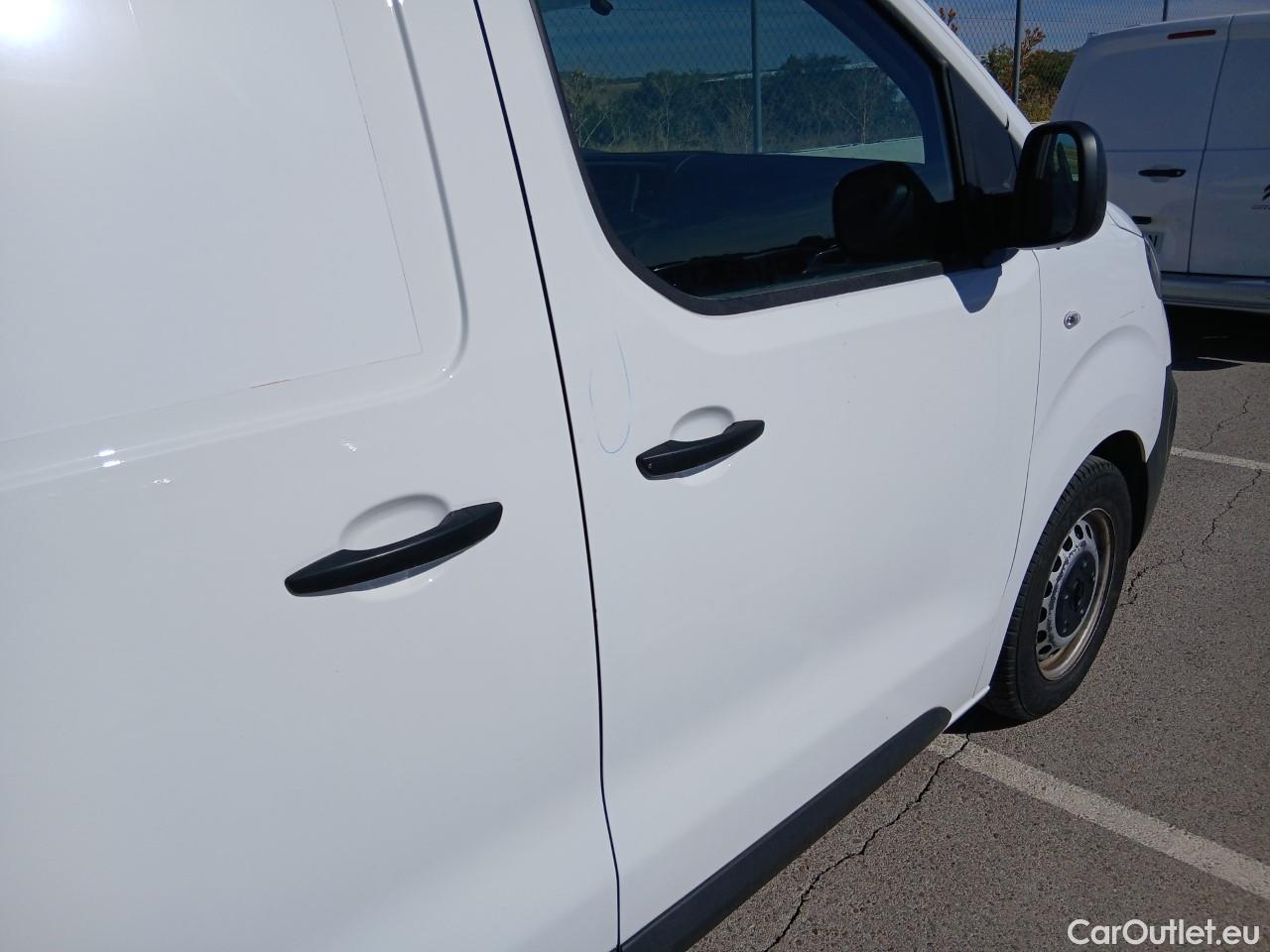  Opel  Vivaro OPEL  / 2019 / 4P / furgón 1.5 Diésel 74kW (100CV) M Std Express #29