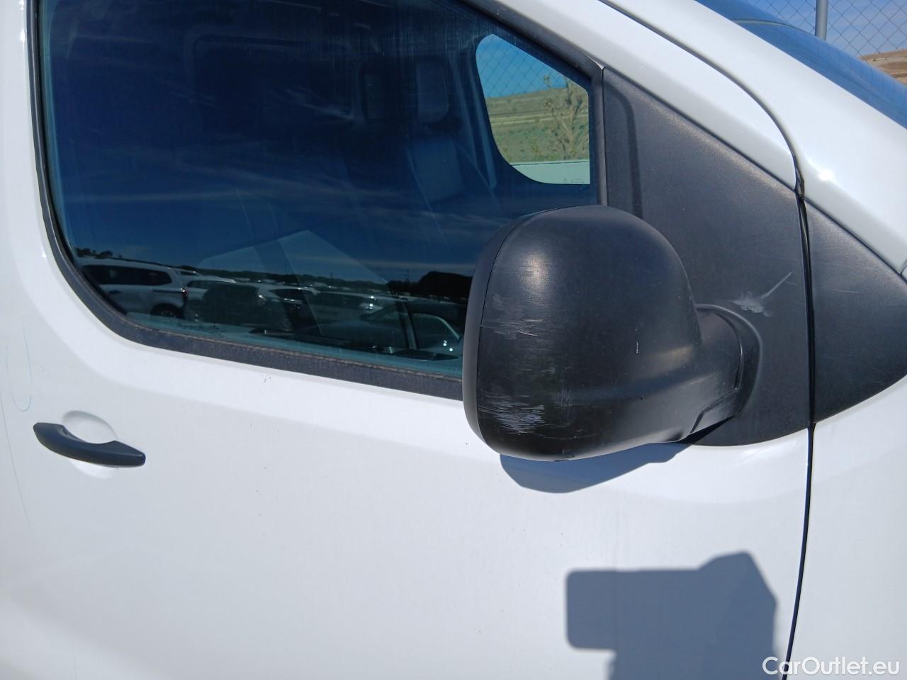  Opel  Vivaro OPEL  / 2019 / 4P / furgón 1.5 Diésel 74kW (100CV) M Std Express #31