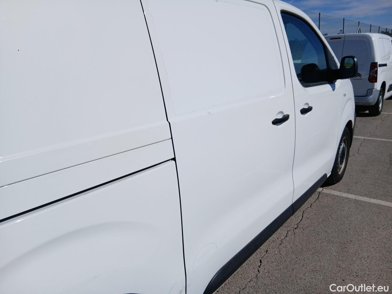  Opel  Vivaro OPEL  / 2019 / 4P / furgón 1.5 Diésel 74kW (100CV) M Std Express #27