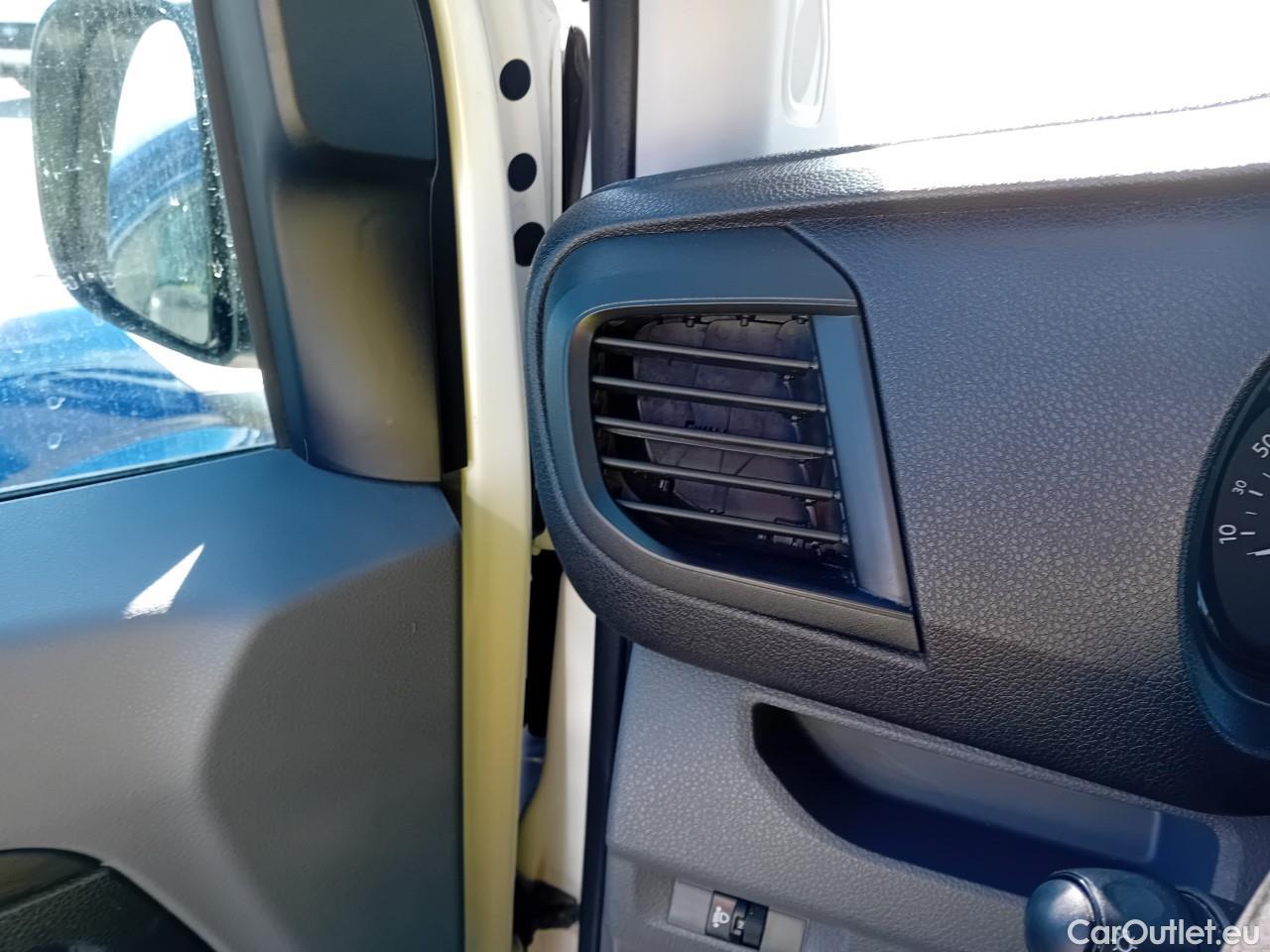  Opel  Vivaro OPEL  / 2019 / 4P / furgón 1.5 Diésel 88kW (120CV) M Std Express #2