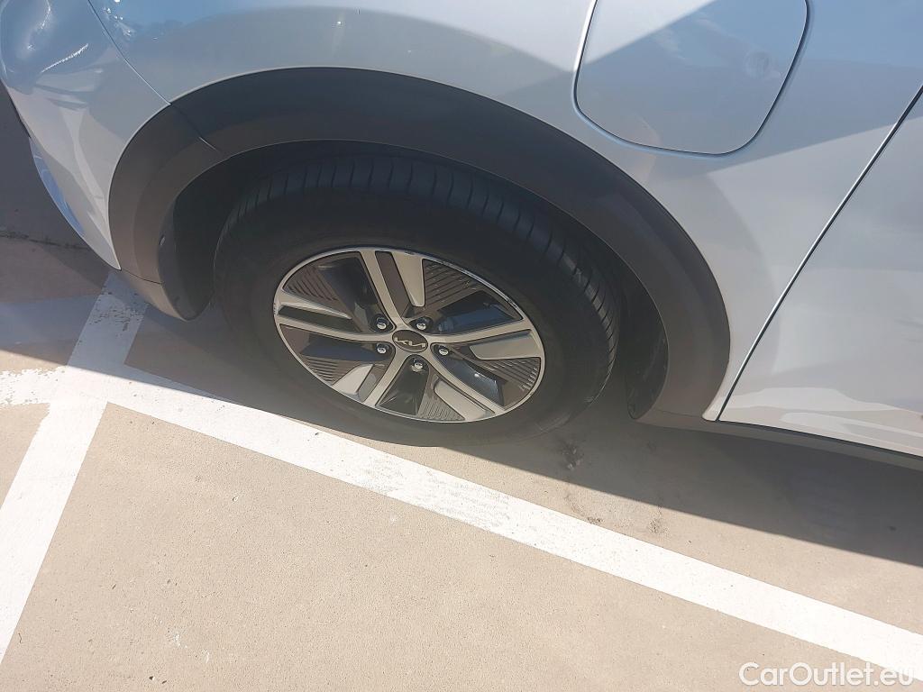  KIA  Niro KIA  / 2019 / 5P / crossover 1.6 GDi PHEV 104kW (141CV) Drive #3