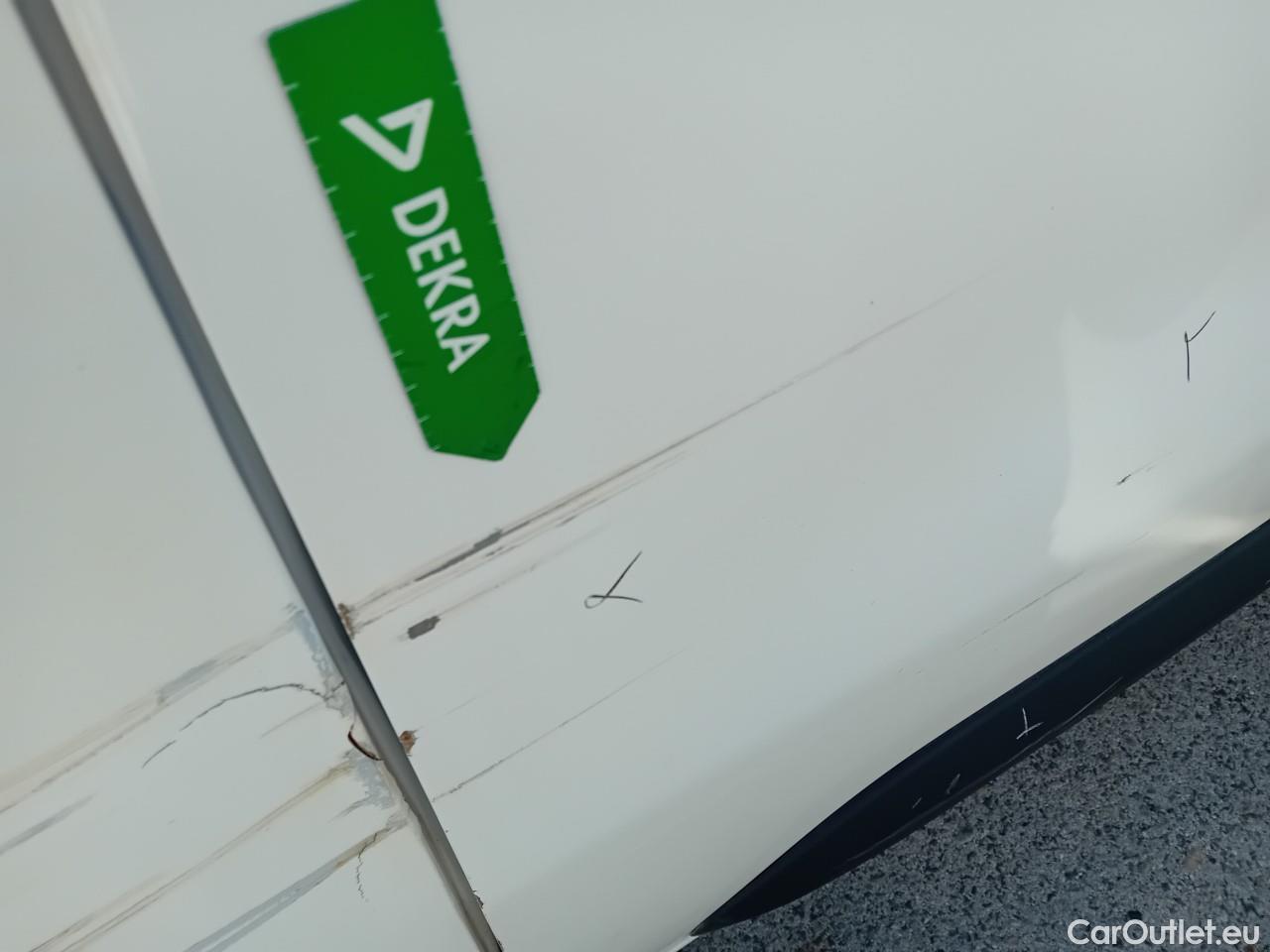  Opel  Vivaro OPEL  / 2019 / 4P / furgón 1.5 Diésel 88kW (120CV) M Std Express #35