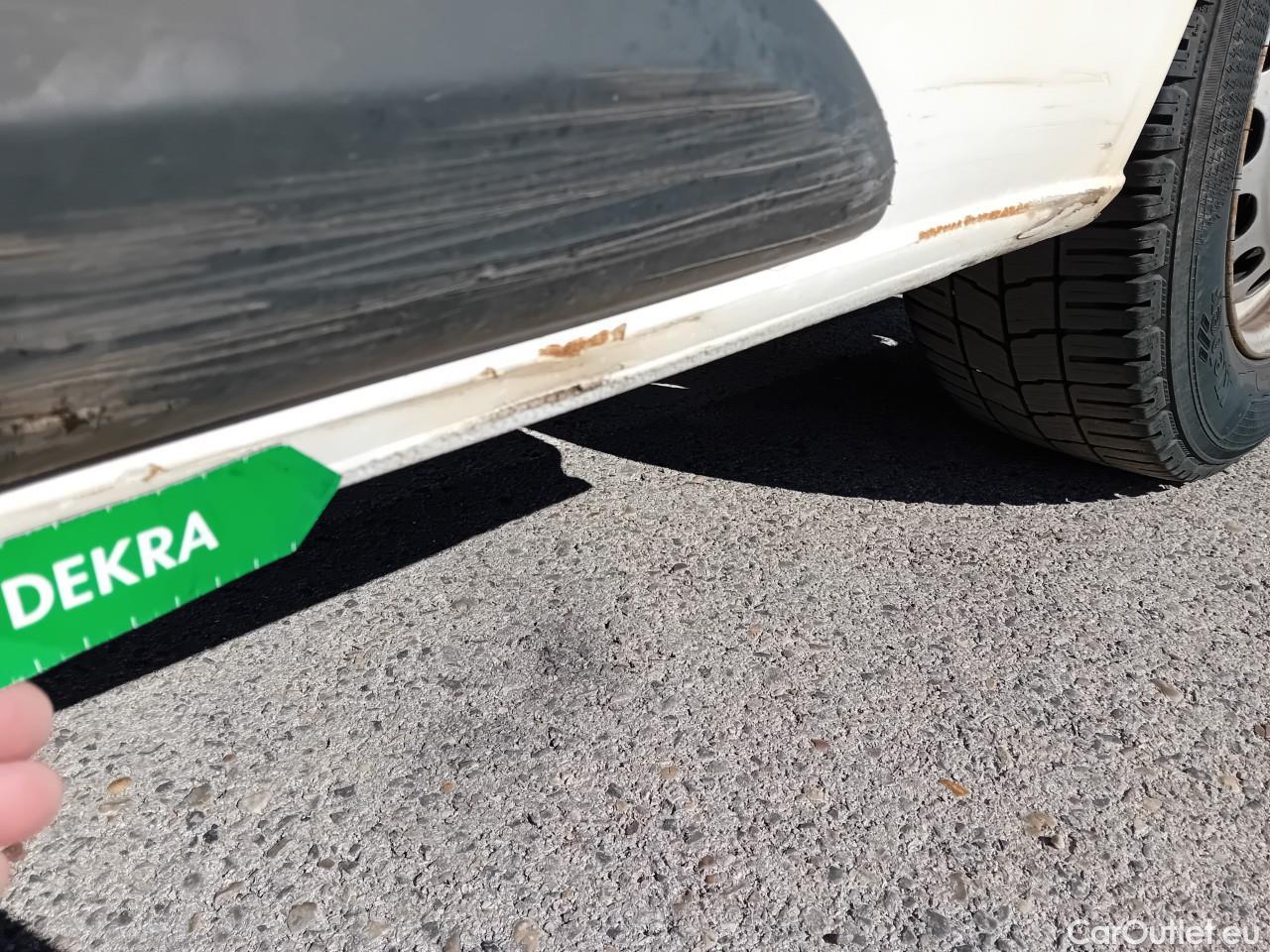  Opel  Vivaro OPEL  / 2019 / 4P / furgón 1.5 Diésel 88kW (120CV) M Std Express #19