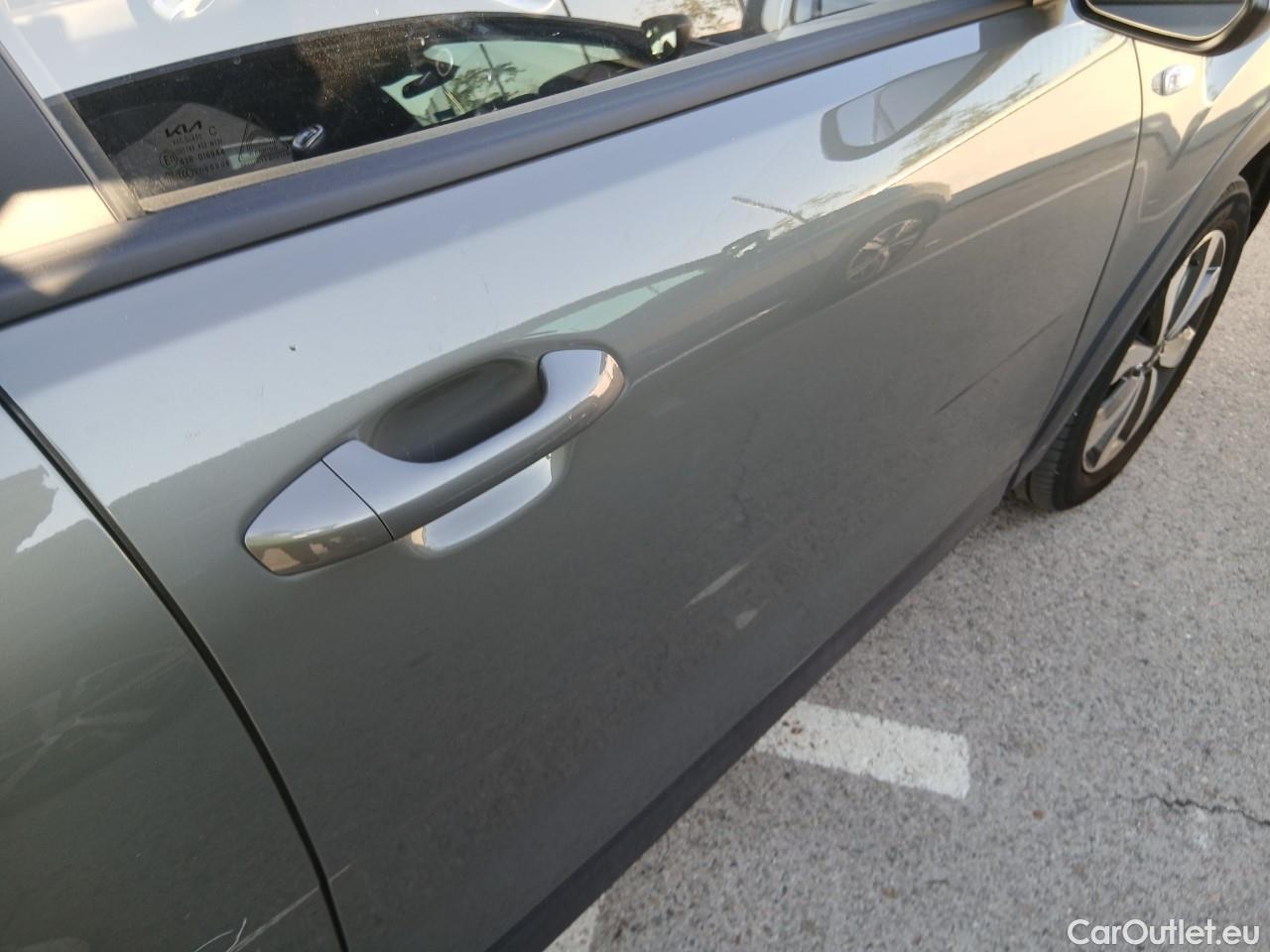  KIA  STONIC KIA  / 2017 / 5P / todoterreno 1.0 T-GDi 74kW (100CV) MHEV iMT Concept #35