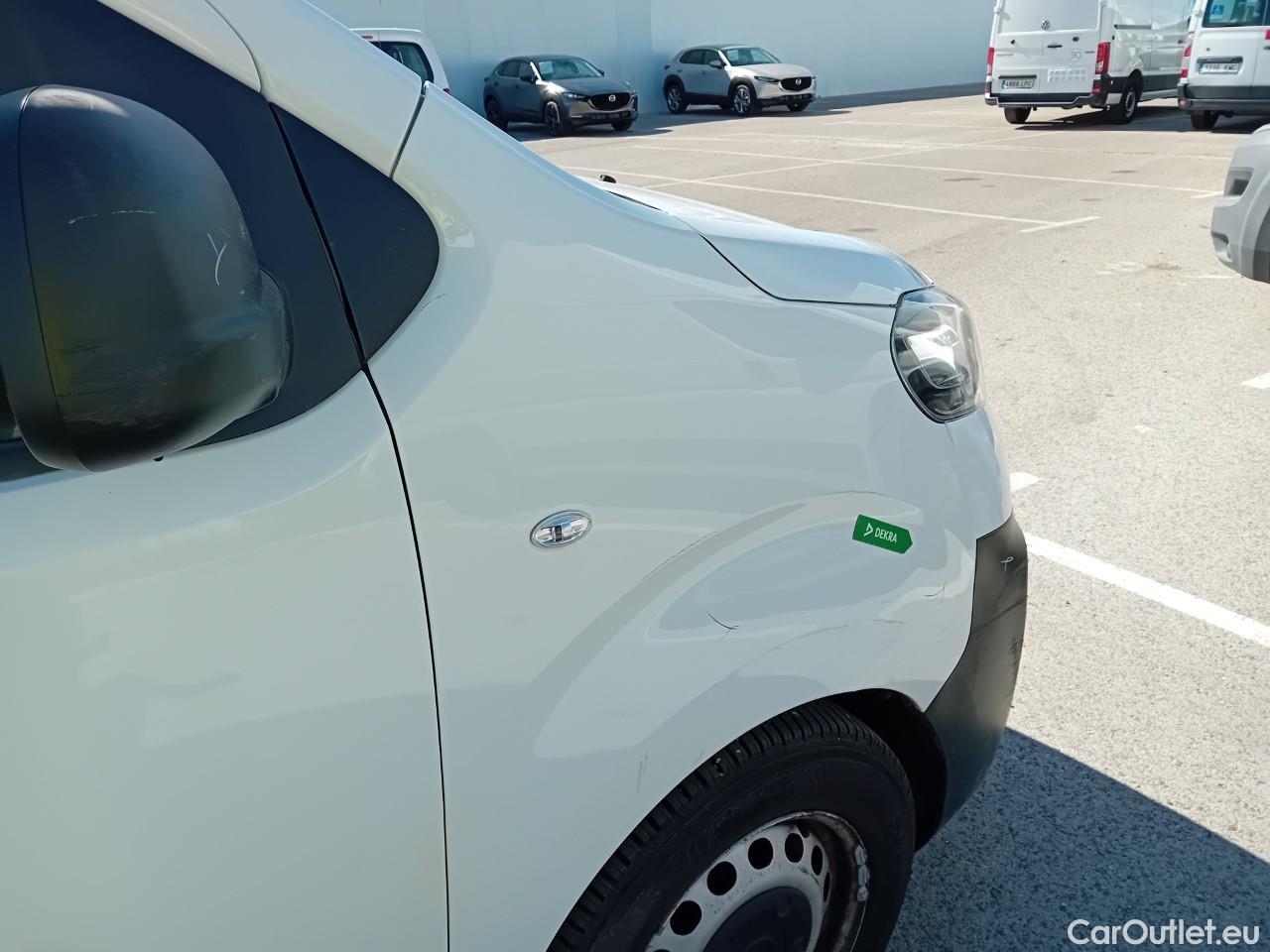  Opel  Vivaro OPEL  / 2019 / 4P / furgón 1.5 Diésel 88kW (120CV) M Std Express #44