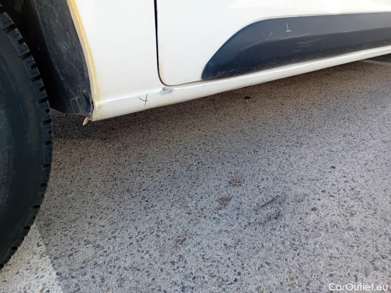  Opel  Vivaro OPEL  / 2019 / 4P / furgón 1.5 Diésel 88kW (120CV) M Std Express #39