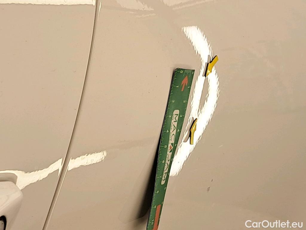  Citroen  C3  Sté Feel 1.5 BlueHDI 100 #4