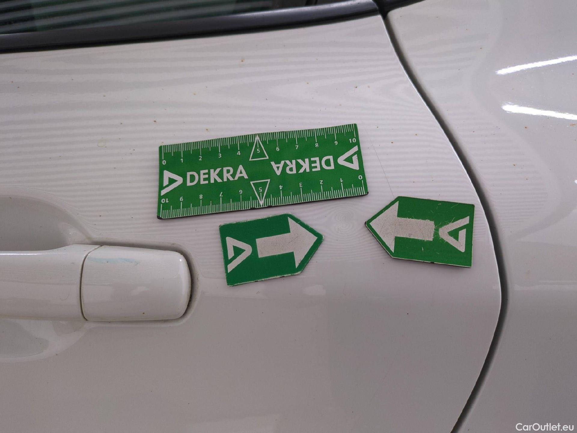  Peugeot  208  Affaire Premium Pack 1.2 80CV BVM5 E6dT #37