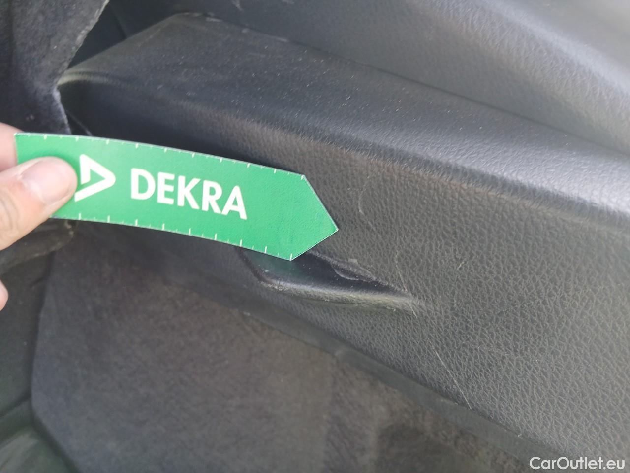  Toyota  C-HR TOYOTA  / 2019 / 5P / todoterreno 1.8 125H Advance #29