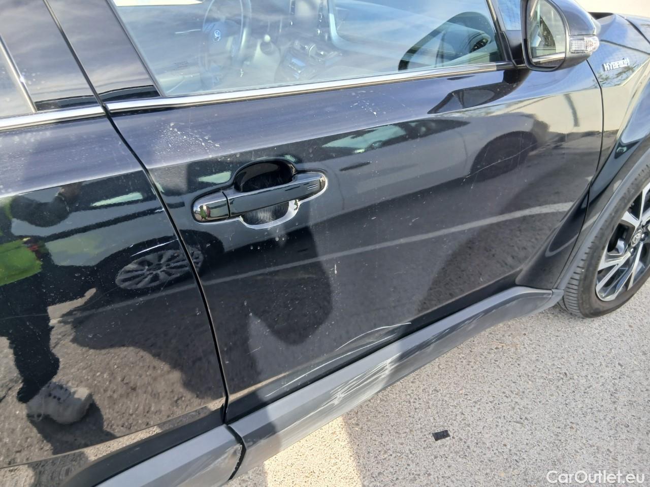  Toyota  C-HR TOYOTA  / 2019 / 5P / todoterreno 1.8 125H Advance #39