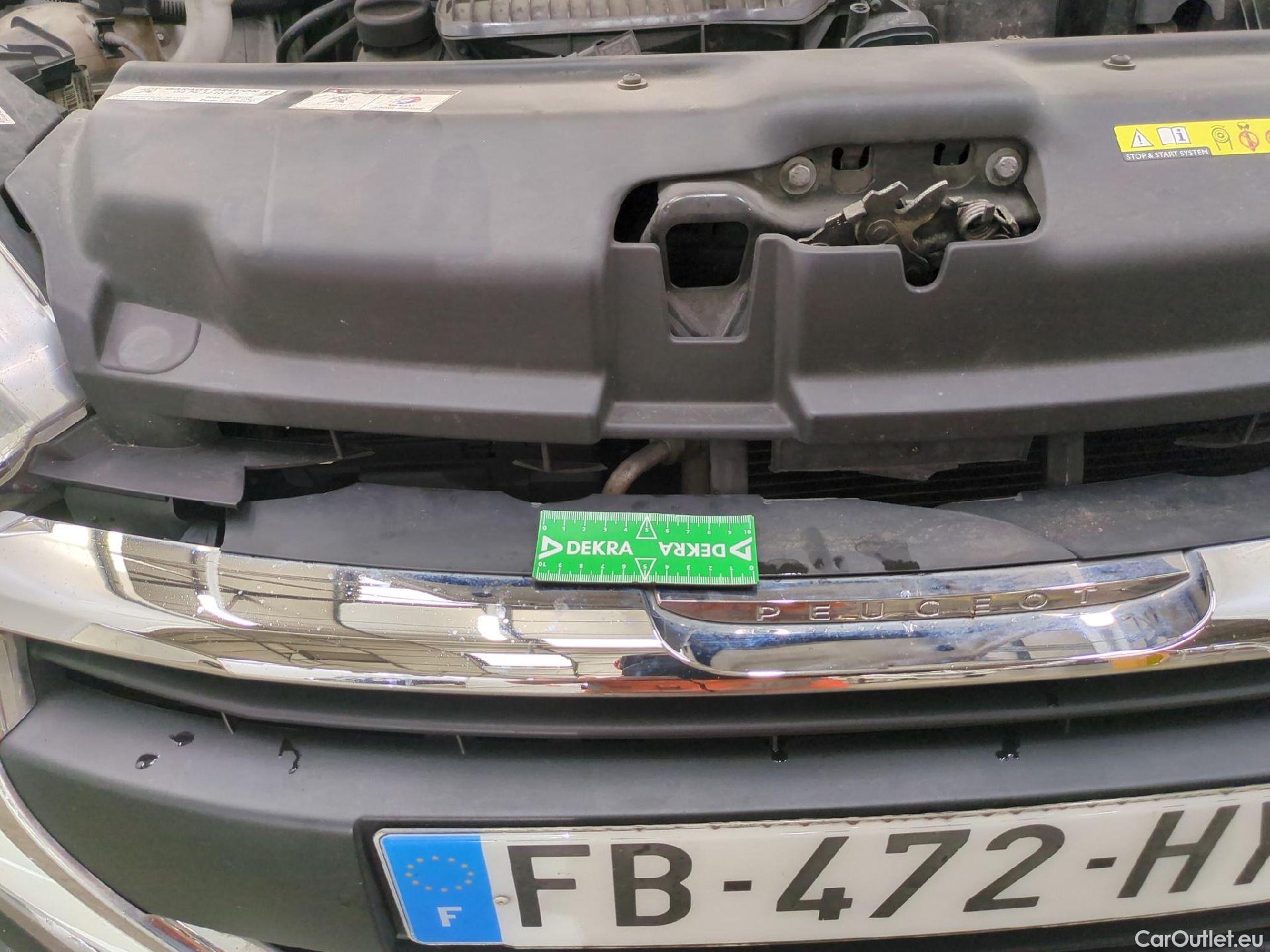  Peugeot  208  Affaire Premium Pack 1.2 80CV BVM5 E6dT #20