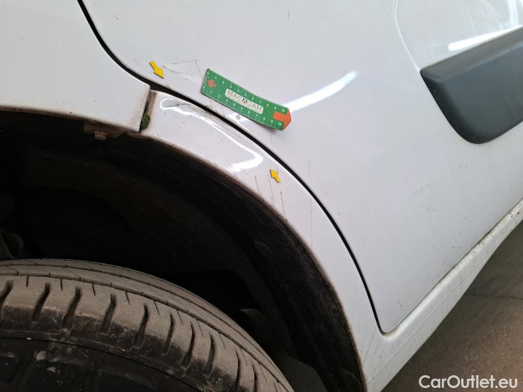  Renault  Master  Fourgon L2H2 3 5 Grand Confort dCi 135CV BVM6 7 Sieges E6dT #12