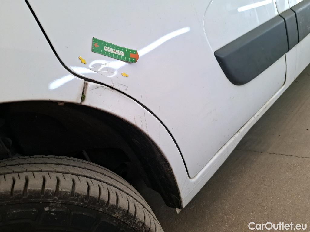  Renault  Master  Fourgon L2H2 3 5 Grand Confort dCi 135CV BVM6 7 Sieges E6dT #27