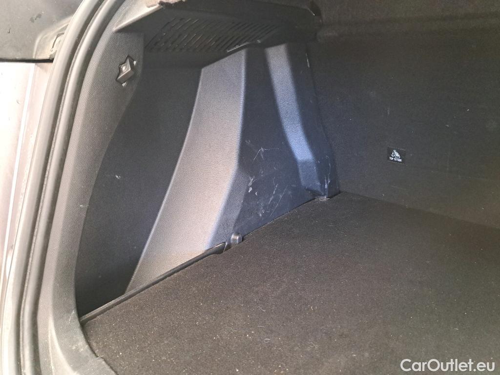  Peugeot  2008 PEUGEOT  / 2019 / 5P / Crossover PureTech 130 S&S EAT8 ACTIVE PACK #13