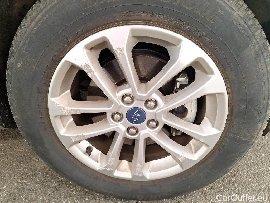  Ford  Kuga FORD  / 2019 / 5P / SUV 190 Hybrid I-AWD(FHEV) Powershi Titanium #44