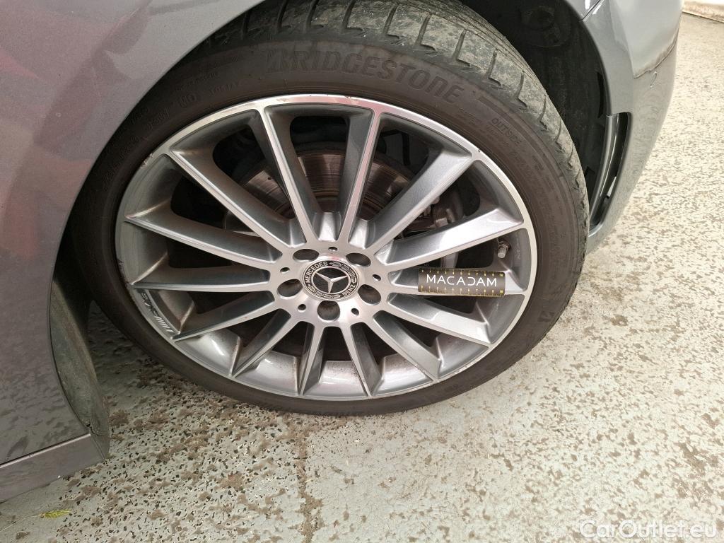  Mercedes  A-Klasse MERCEDES-BENZ Classe A Compact / 2018 / 5P / Berline A 200 d AMG Line 8G-DCT #13