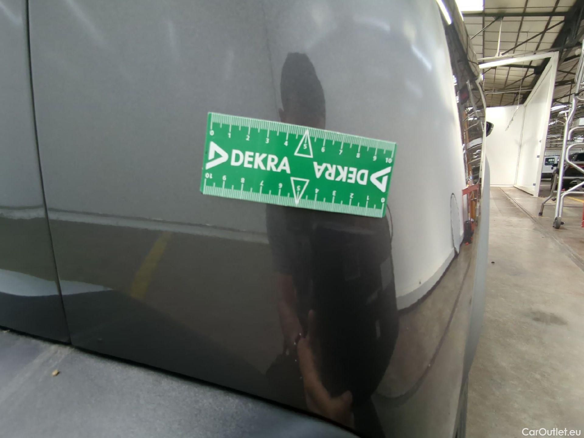  Peugeot  2008  Allure 1.5 HDi 130CV BVA8 E6d #23