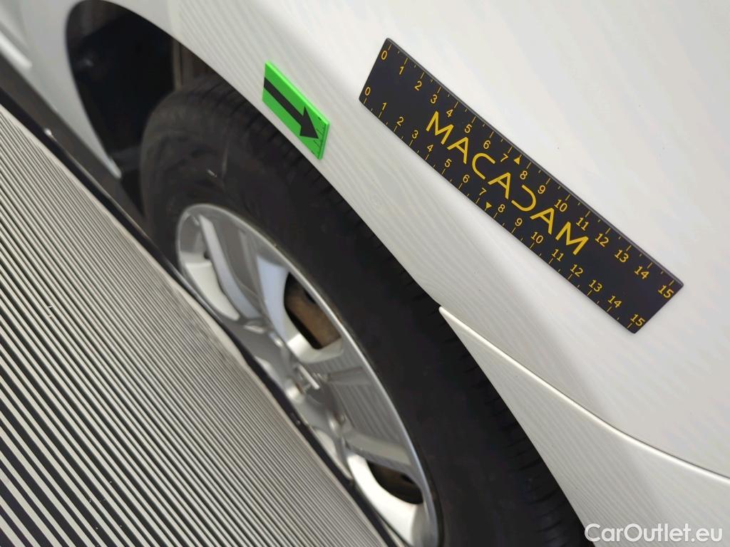  Dacia  Logan 0.9 TCe 90CP Laureate_Groupama #15