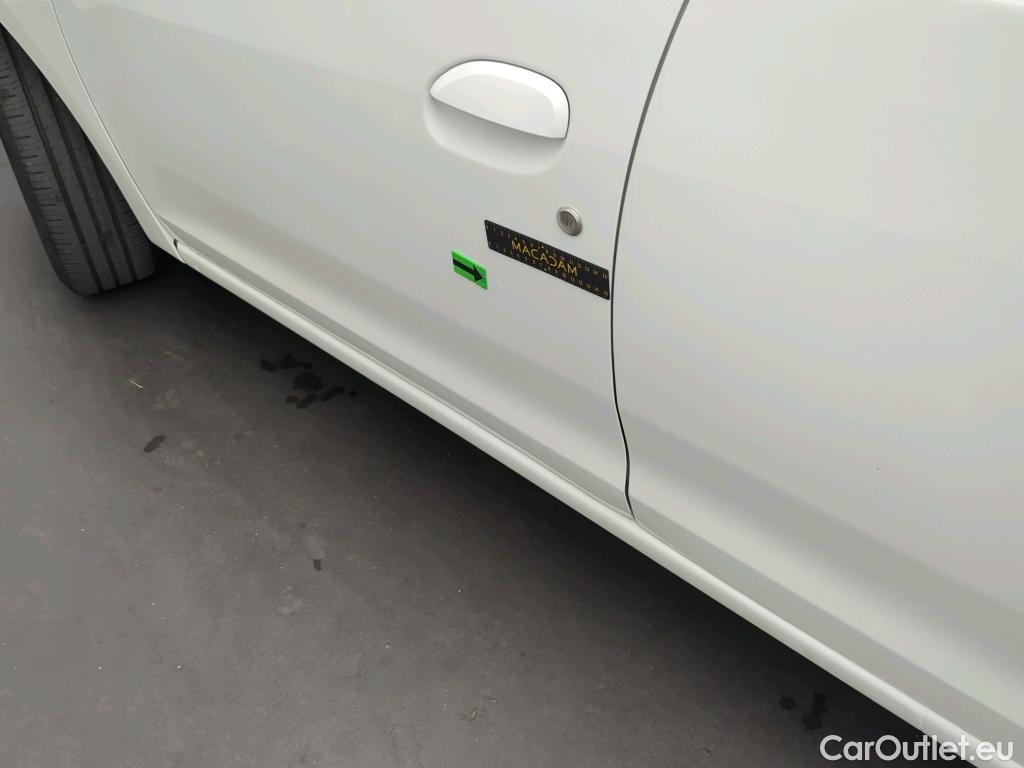  Dacia  Logan 0.9 TCe 90CP Laureate_Groupama #18
