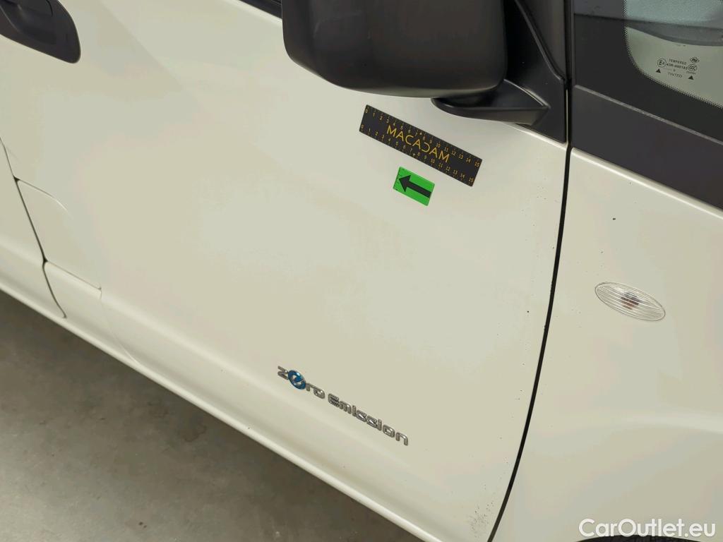  Nissan  350Z  Baterie 40kW / Motor 108CP Acenta #43