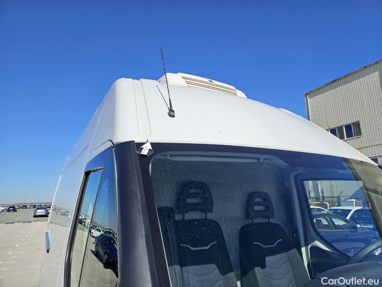  Iveco  Daily 2.3 35S14V 4x2 12mc #52