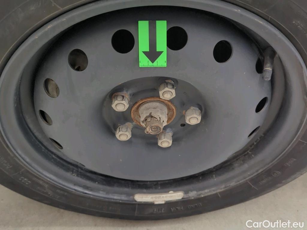  Nissan  350Z  Baterie 40kW / Motor 108CP Acenta #32