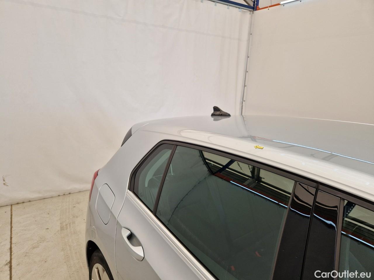  Volkswagen  Golf  Style 2.0 TDI DSG #20
