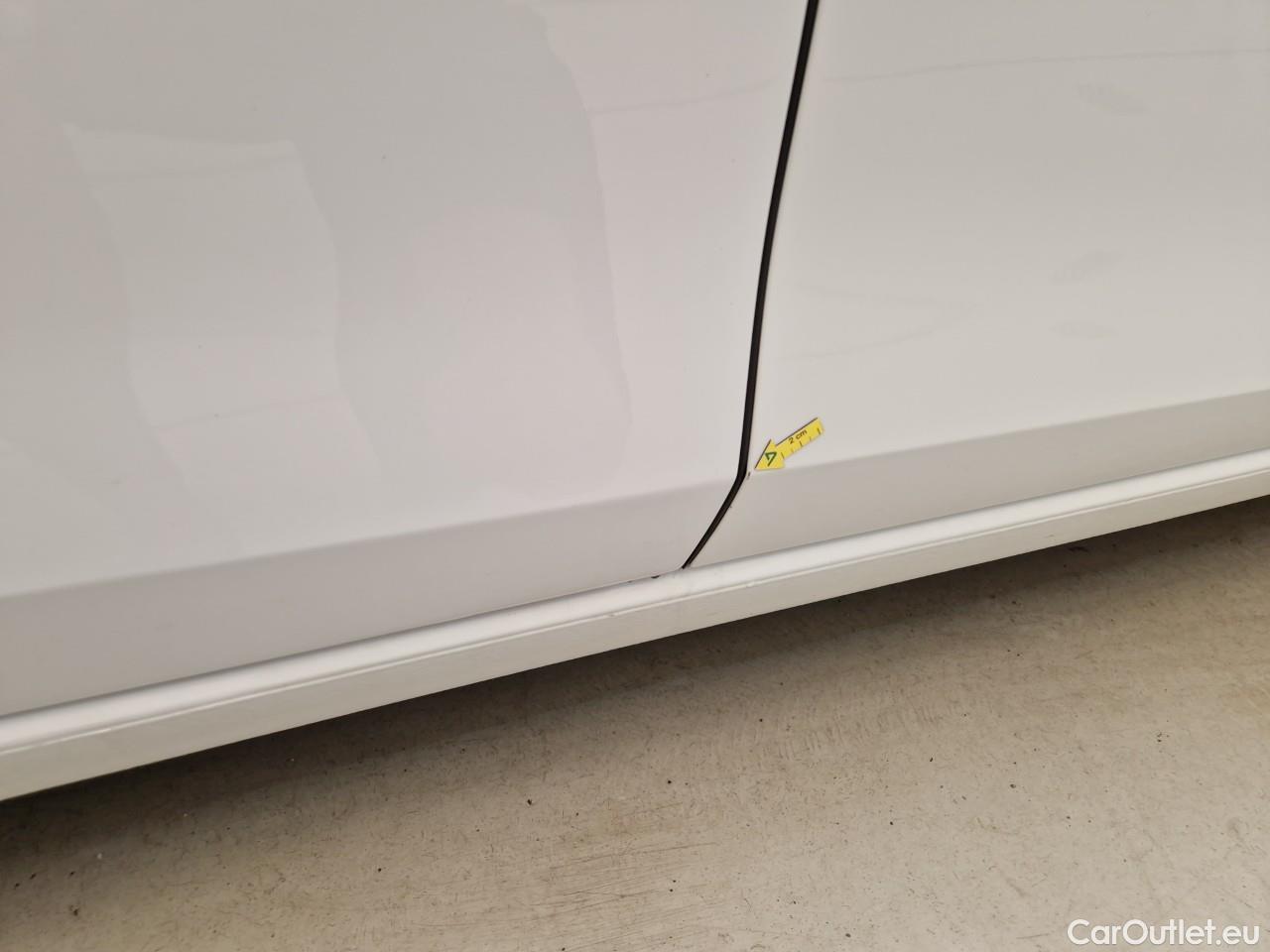  Volkswagen  Golf  Life 1.5 eTSI ACT DSG mild-Hybrid #9