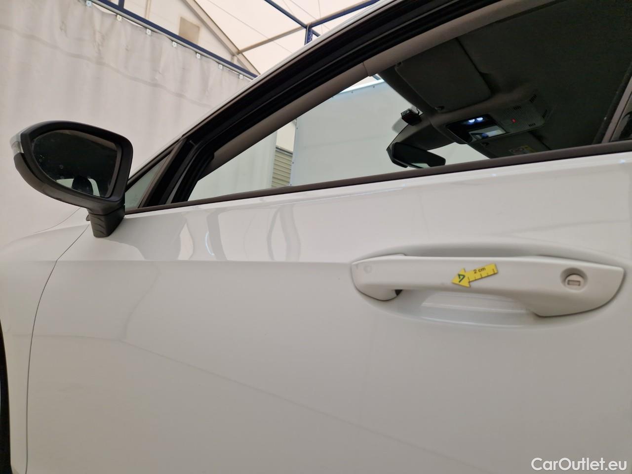  Volkswagen  Golf  Life 1.5 eTSI ACT DSG mild-Hybrid #3