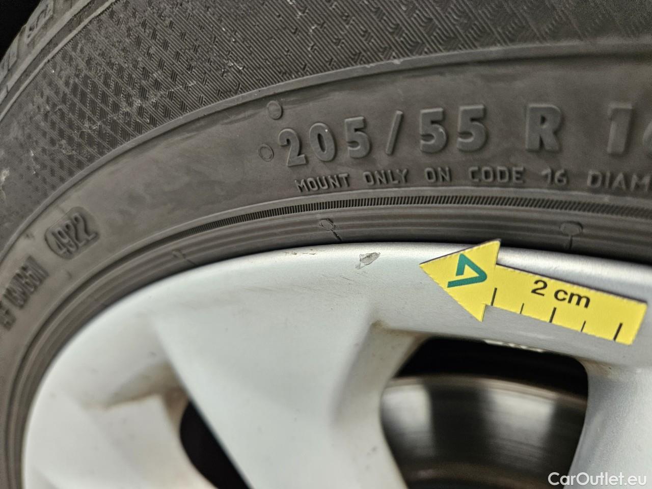  Toyota  Corolla 1.8 Hybrid Dynamic HSD E-CVT #29