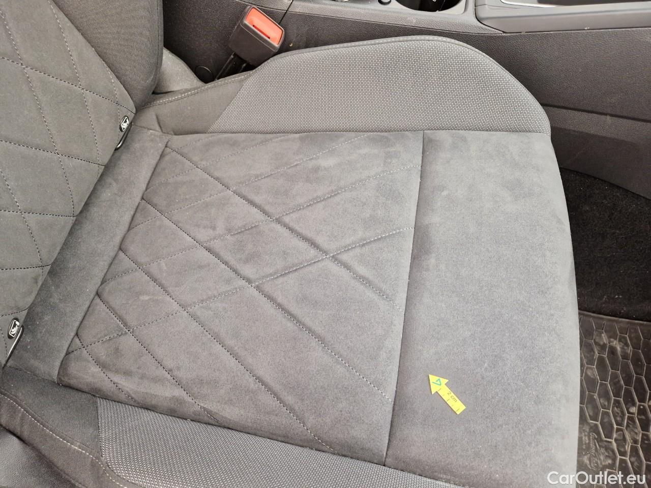  Volkswagen  Golf  Style 2.0 TDI DSG #45