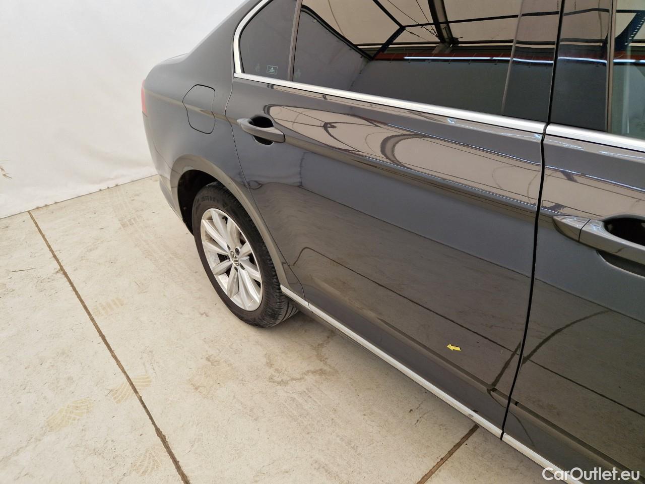  Volkswagen  Passat Highline 2.0 TDI DSG 150 CP #19