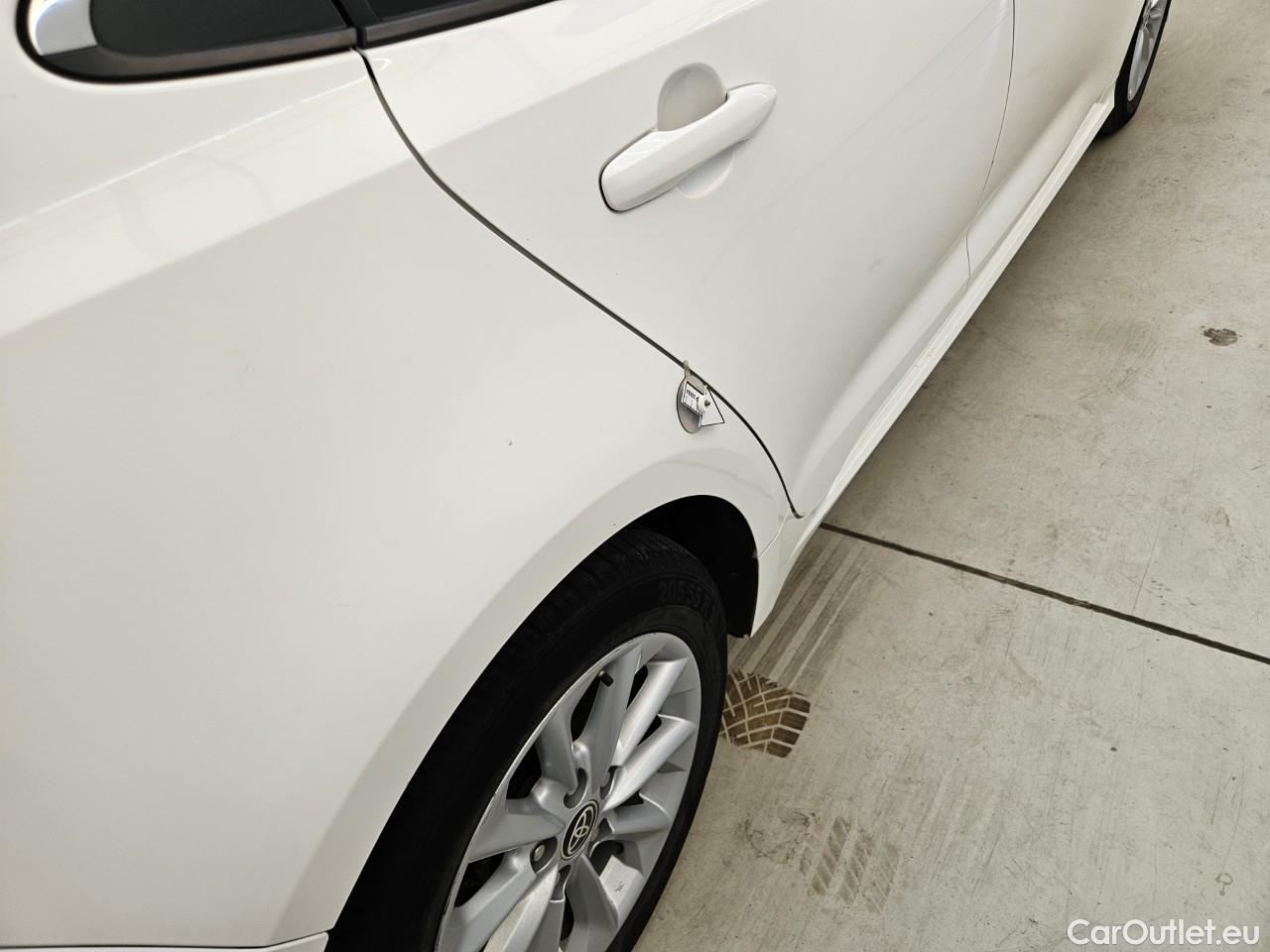  Toyota  Corolla 1.8 Hybrid Dynamic HSD E-CVT #40