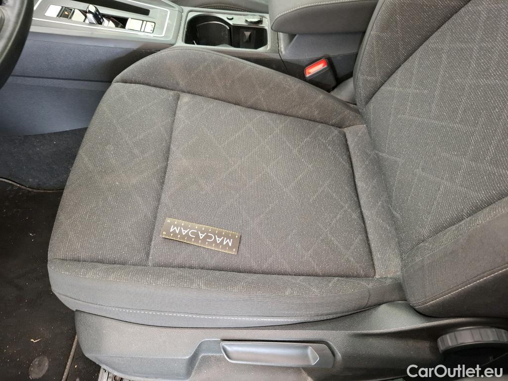  Volkswagen  Golf  VOLKSWAGEN / 2020 / 5P / Berline 2.0 TDI SCR 115 DSG7 Life Busi #8