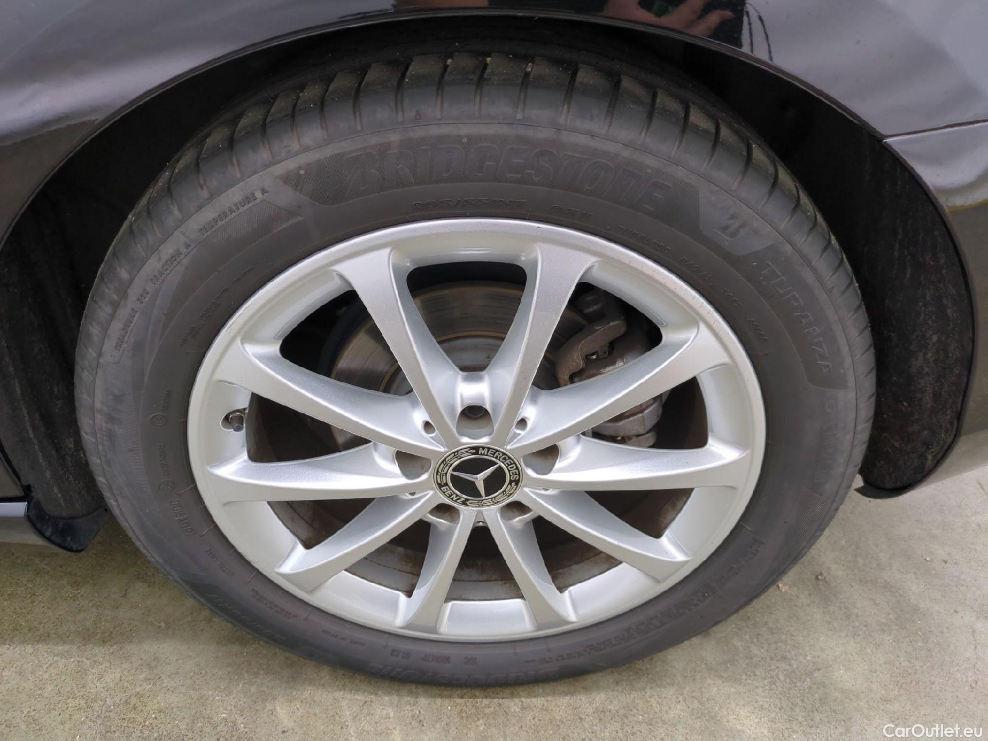  Mercedes  A-Klasse MERCEDES-BENZ Classe A Berline / 2018 / 4P / Berline A 180 d Business Line 8G-DCT #4