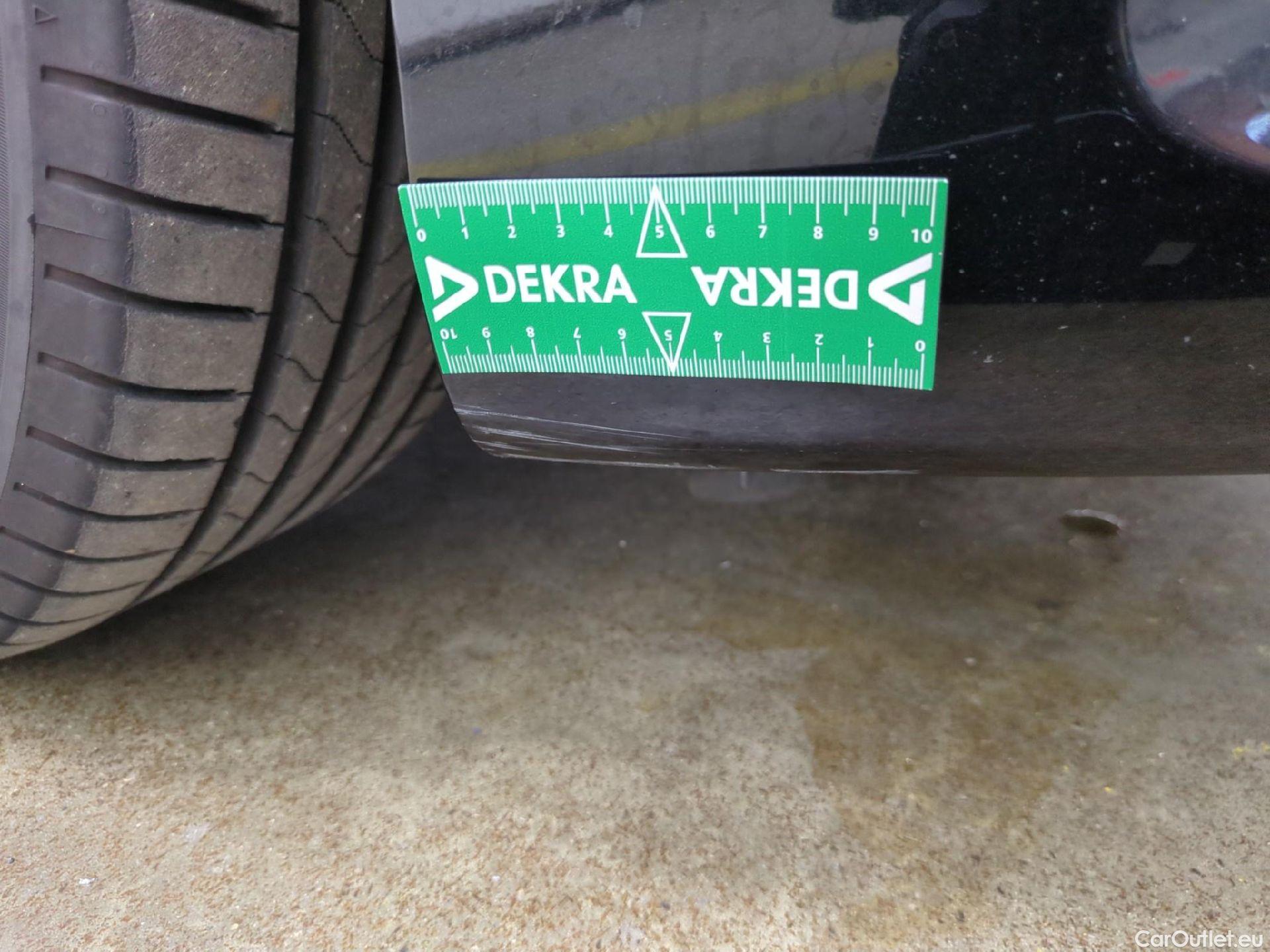 Mercedes  A-Klasse MERCEDES-BENZ Classe A Berline / 2018 / 4P / Berline A 180 d Business Line 8G-DCT #11