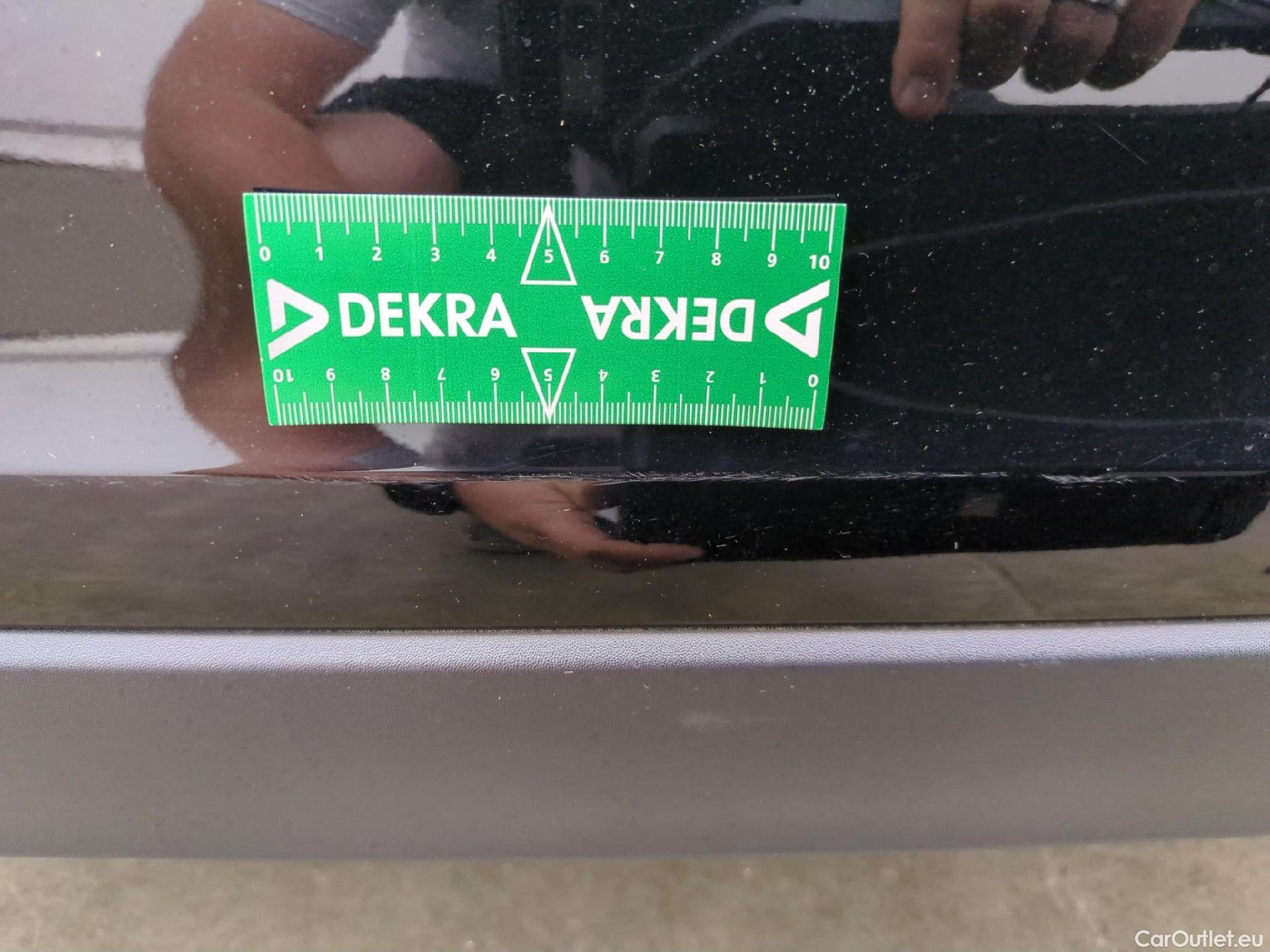  Mercedes  A-Klasse MERCEDES-BENZ Classe A Berline / 2018 / 4P / Berline A 180 d Business Line 8G-DCT #18