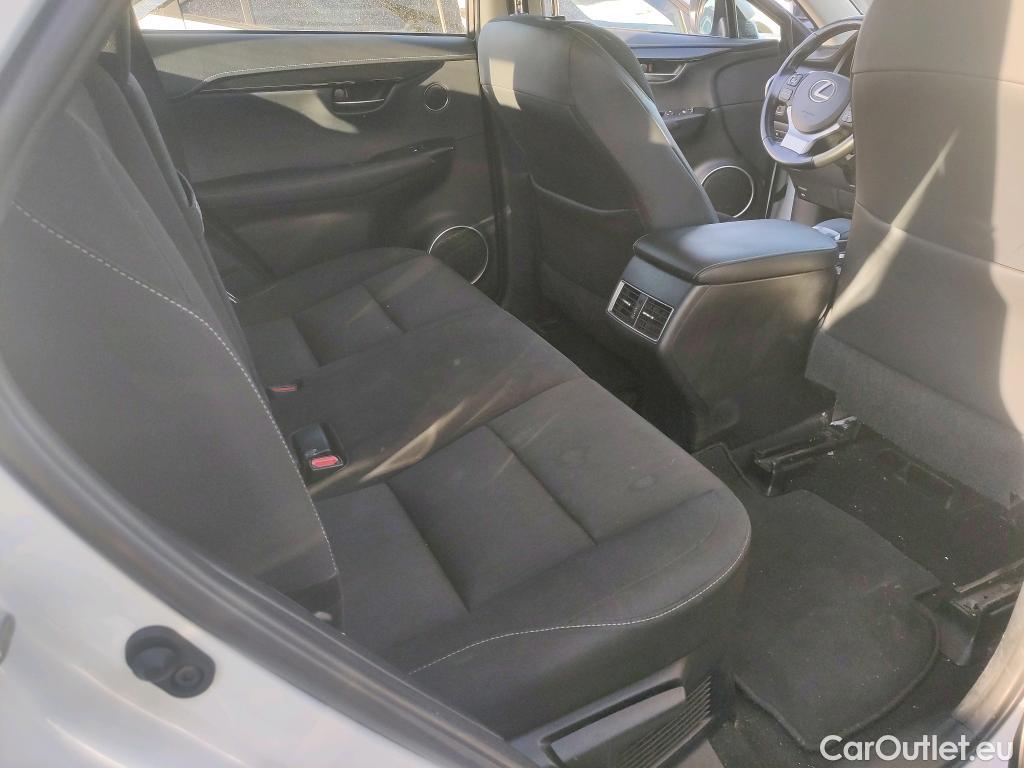  Lexus  NX LEXUS  / 2017 / 5P / todoterreno 2.5 300h Business Navigation 2WD (CX) #3