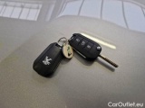  Peugeot  3008 PEUGEOT  / 2016 / 5P / SUV BLUEHDI 130 EAT8 SeS BUSINESS #136