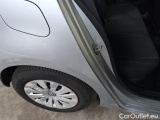  Volkswagen  Golf  VOLKSWAGEN / 2017 / 5P / BERLINA 1.6 TDI TRENDLINE BMT #111