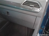  Volkswagen  Tiguan VOLKSWAGEN  / 2020 / 5P / SUV 2.0 TDI SCR 147KW ELEGANCE DSG 4MOTION #227