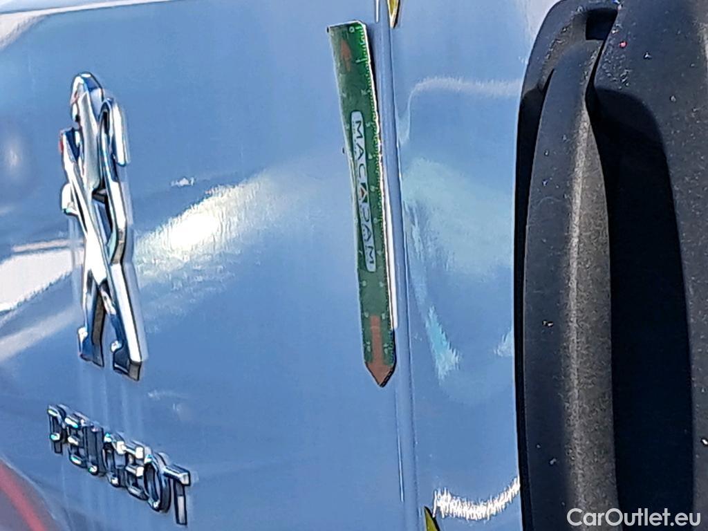  Peugeot  Boxer PEUGEOT  4p Combi 2 0 BLUEHDI 130  330 L1H1 ACTIVE #3