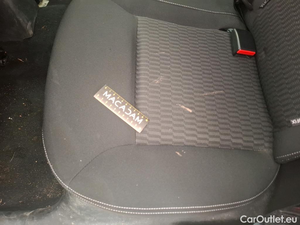  Peugeot  208 PEUGEOT  5p Berline 1 6 BlueHDi 75 Active #36
