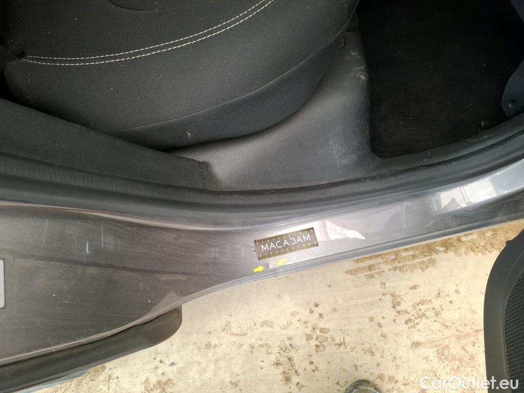  Renault  Captur RENAULT  5p Crossover Business dCi 90 EDC - 18 #15