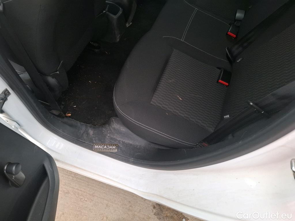  Peugeot  208 PEUGEOT  5p Berline 1 6 BlueHDi 75 Active #27