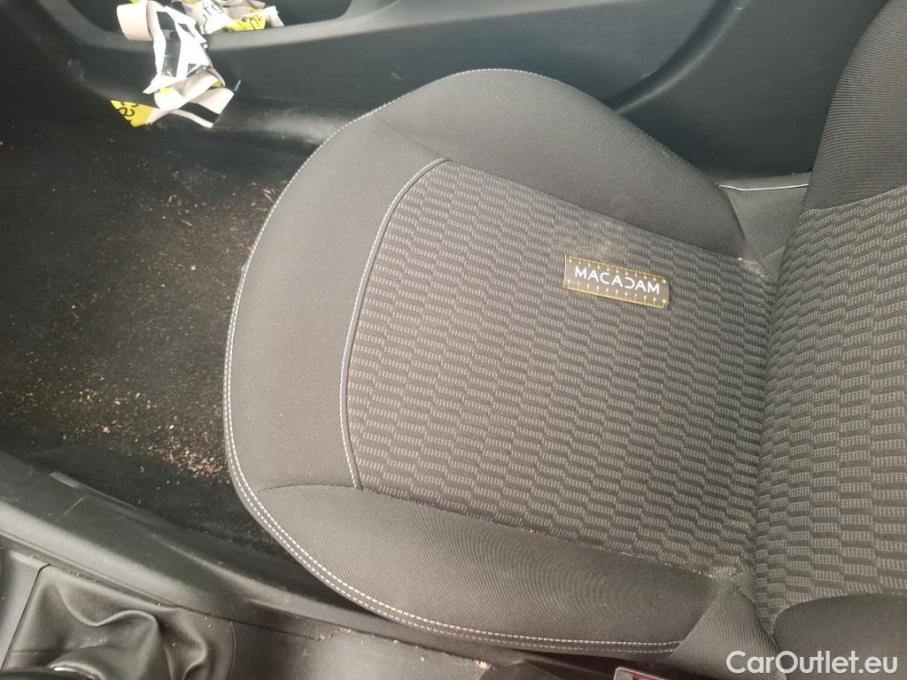  Peugeot  208 PEUGEOT  5p Berline 1 6 BlueHDi 75 Active #40