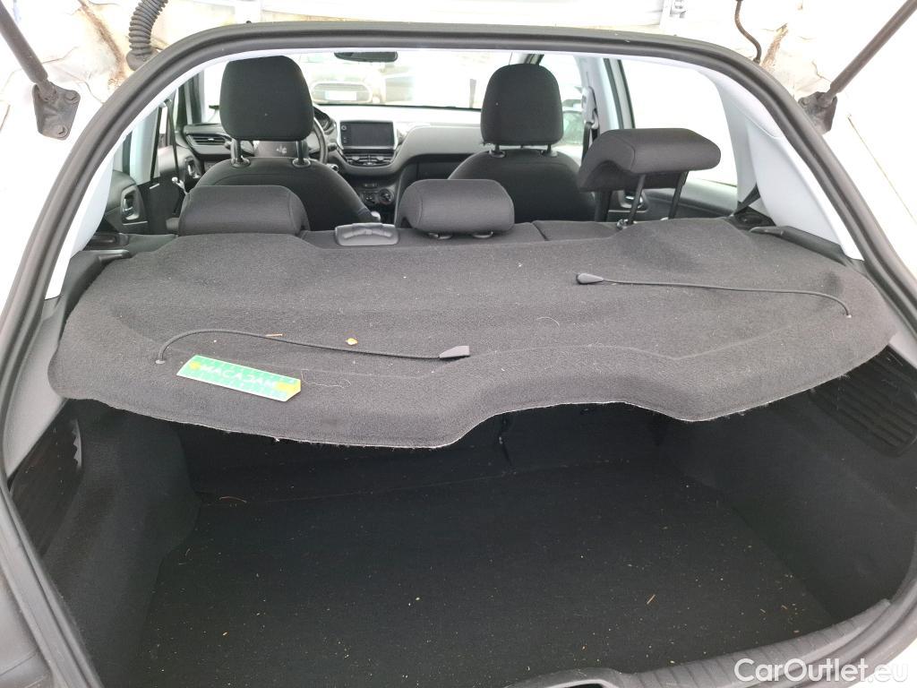  Peugeot  208  Signature 1.2 PureTech 80CV BVM5 E6dT #3
