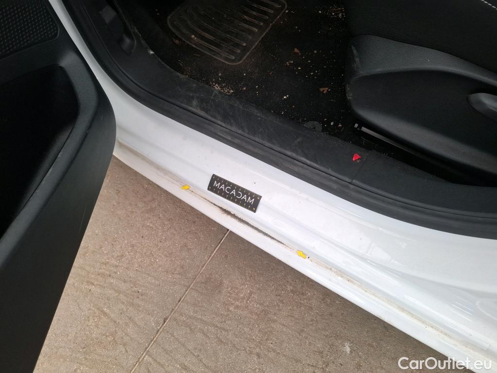  Peugeot  208 PEUGEOT  5p Berline 1 6 BlueHDi 75 Active #25